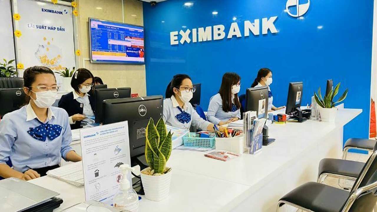 Đồng Phục Eximbank Phân Tích Thiết Kế Chuyên Sâu Từ Cocolu 4 Đồng phục Eximbank với màu xanh thương hiệu đặc trưng