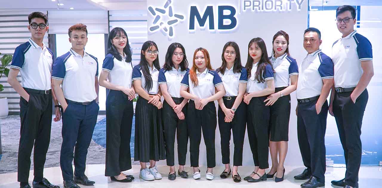 Đồng Phục MB Bank Phân Tích Thiết Kế và Địa Chỉ May Uy Tín 1 đồng phục mb bank nữ