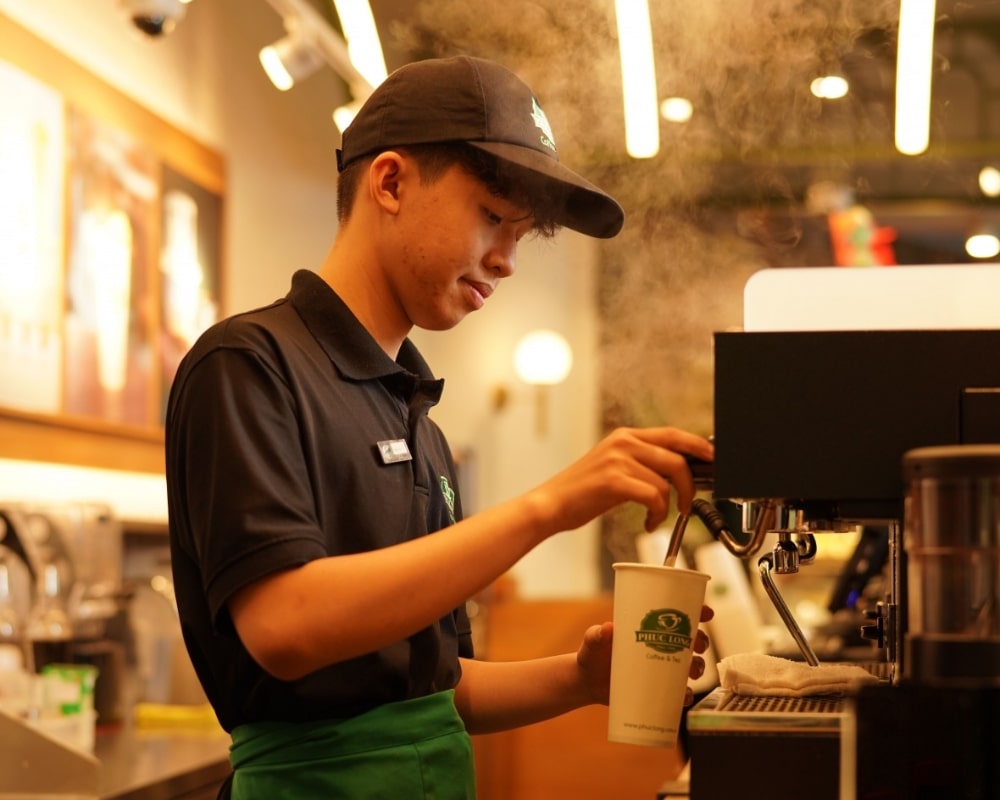 Giải Mã Đồng Phục Phúc Long Thiết Kế Và Chất Liệu 4 Thiết kế đồng phục nhân viên Phúc Long