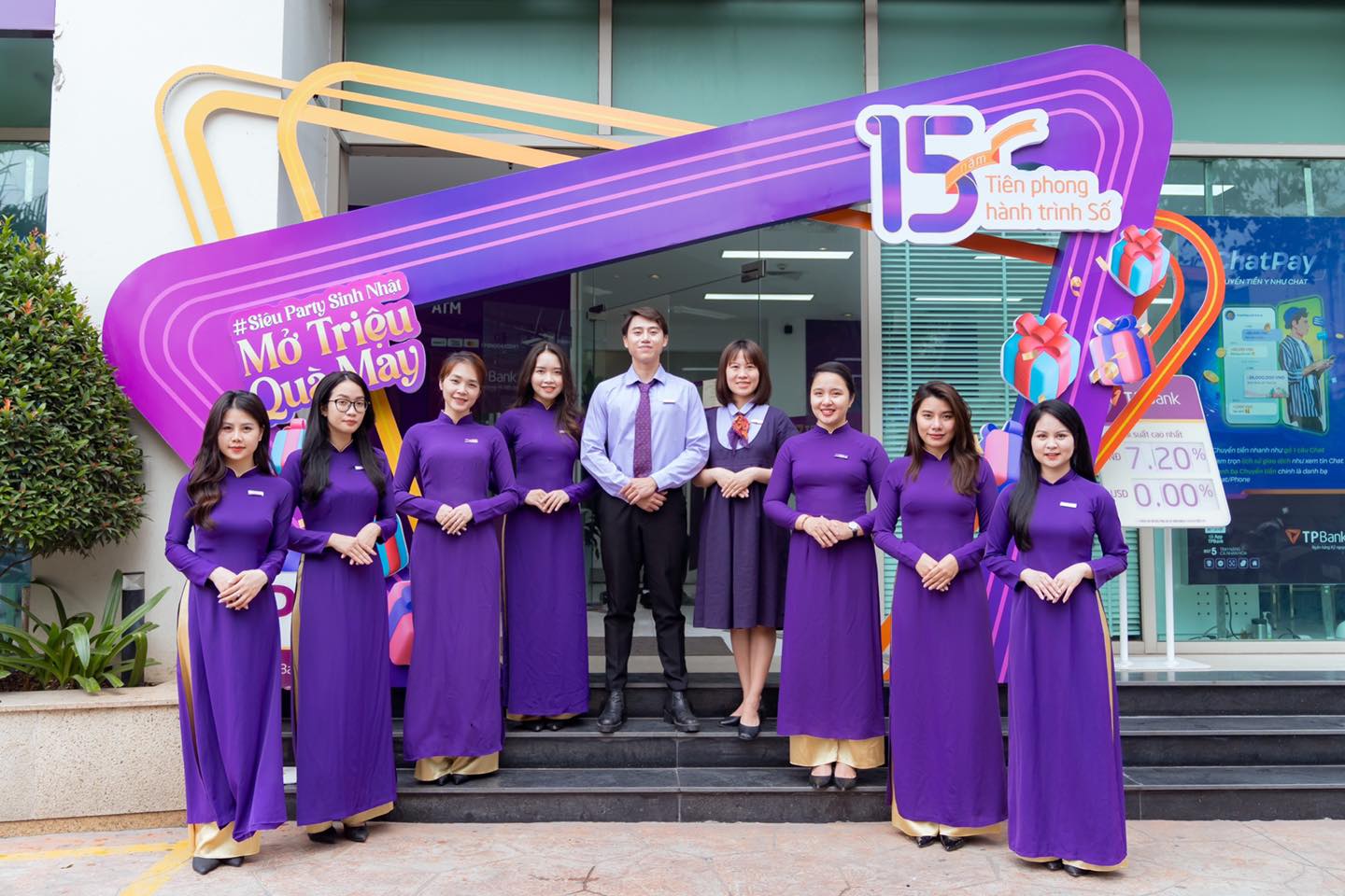 Đồng Phục TPBank Giải Mã Thiết Kế Và Xưởng May Uy Tín 5 Đồng phục nhân viên TPBank