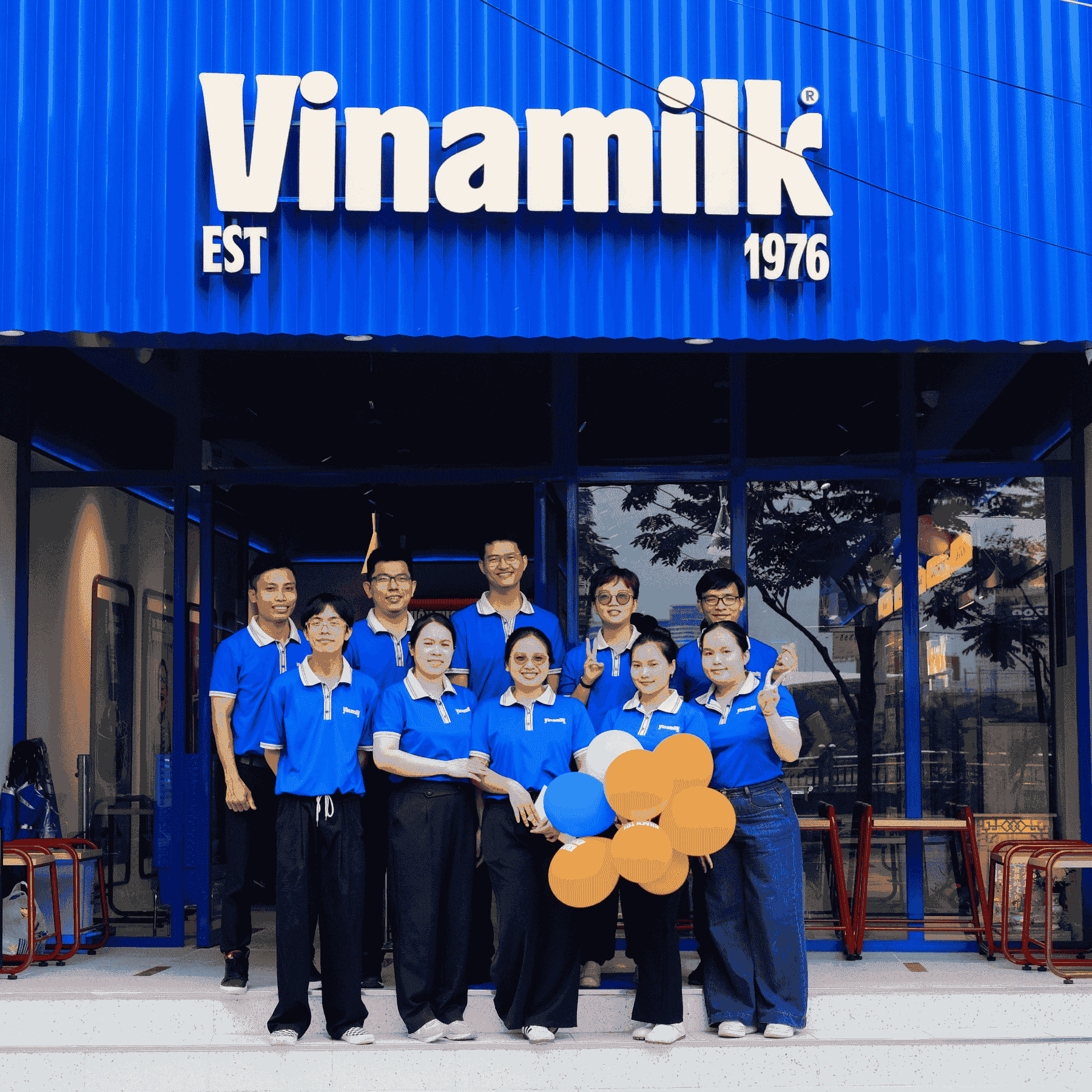 Đồng Phục Vinamilk Phân Tích Chi Tiết Từ A-Z 5 Chi tiết mặt sau áo đồng phục Vinamilk