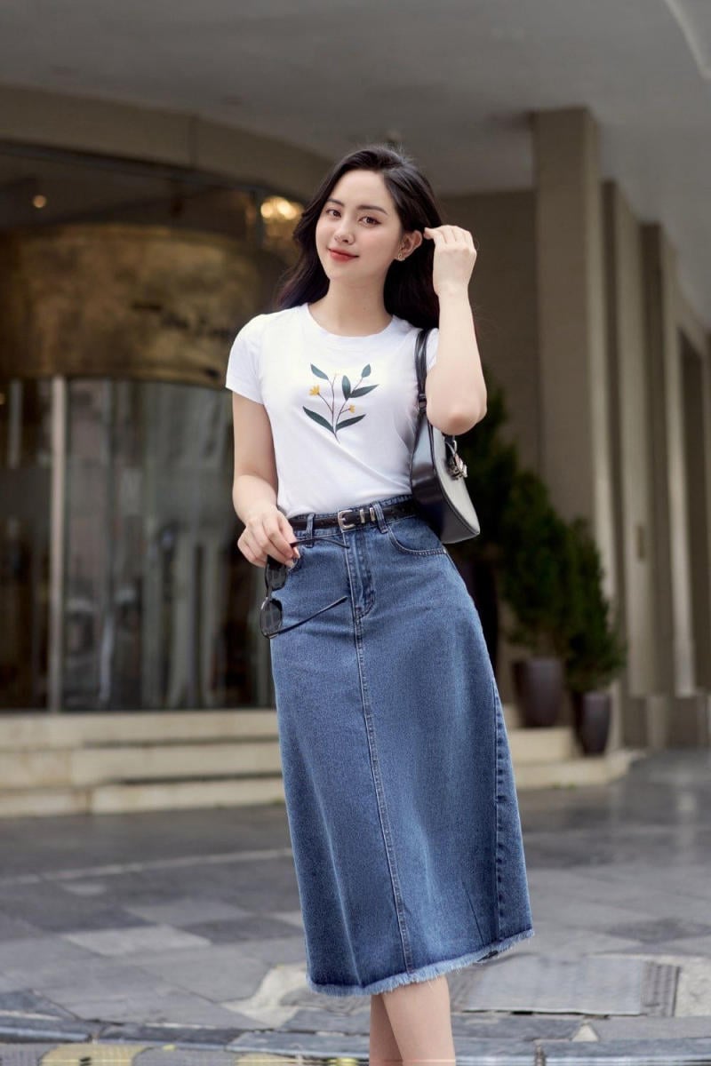 Chân Váy Jean Dài Phối Với Áo Gì Đi Tiệc? 10+ Bí Quyết 4 Chân váy jean dài và corset đi tiệc