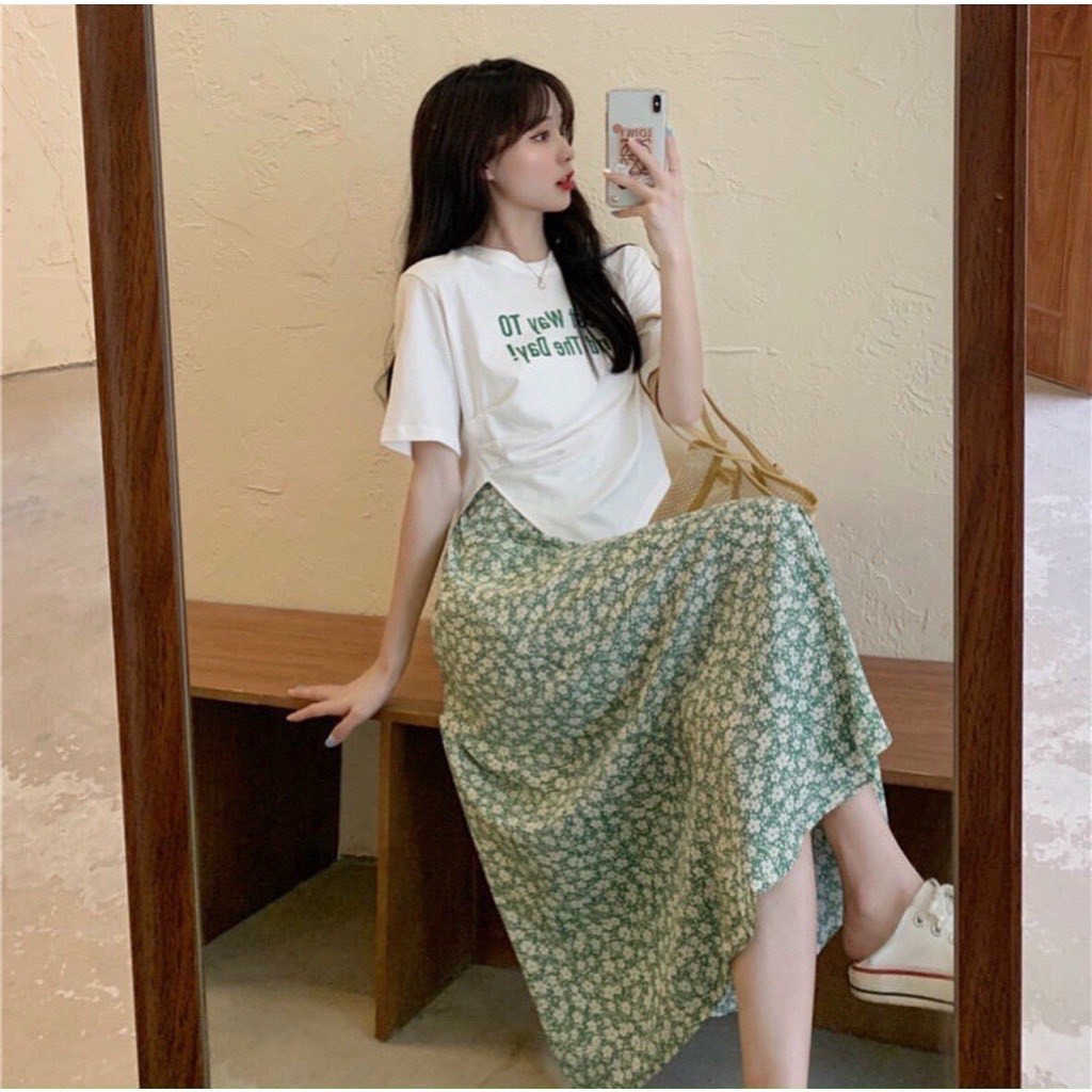 Phối đồ với áo thun và chân váy chữ a