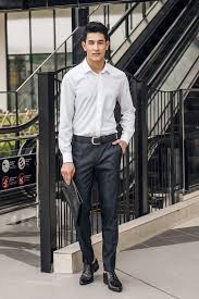 Quần Tây Mang Giày Gì? 10+ Cách Phối Đồ Hack Dáng Đỉnh 3 Quần tây màu be mang giày gì