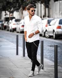 Phối đồ áo sơ mi trắng nam đi biển