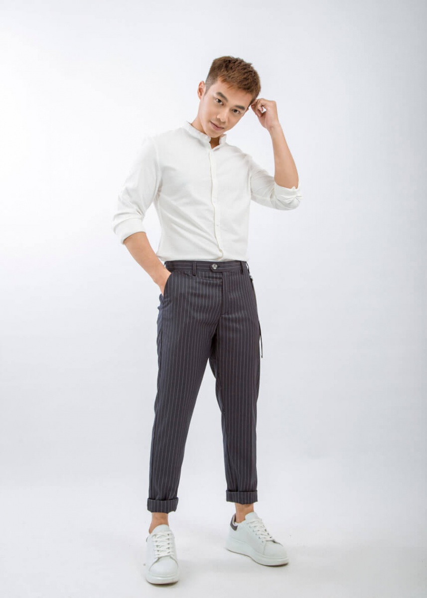 Phong cách phái mạnh với áo sơ mi trắng