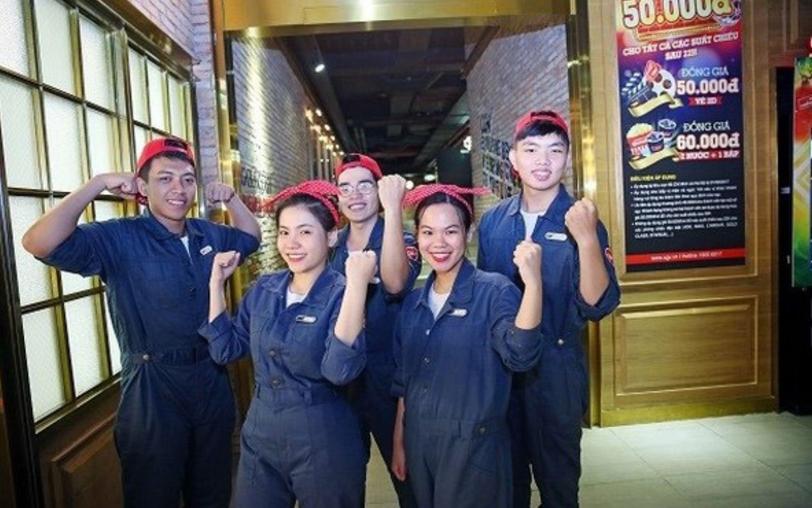 Giải Mã Đồng Phục CGV Và Kinh Nghiệm May Chuẩn 3 Áo thun đồng phục cgv