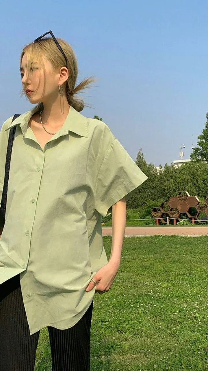 15+ Cách Phối Đồ Với Áo Sơ Mi Tay Ngắn Nữ Sành Điệu 5 Outfit áo sơ mi tay ngắn nữ và chân váy midi