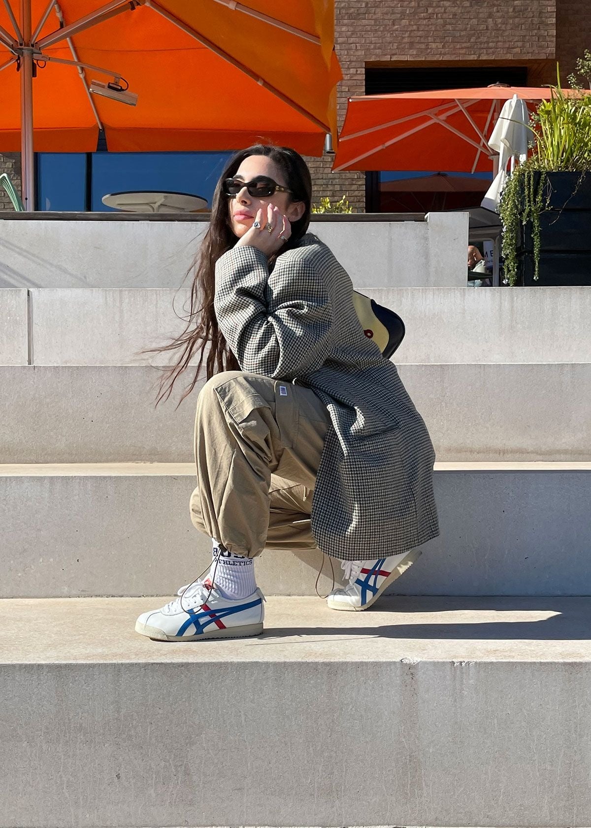 Bí Kíp Phối Đồ Với Giày Onitsuka Tiger Cân Mọi Outfit 1 phối đồ với giày onitsuka tiger nữ
