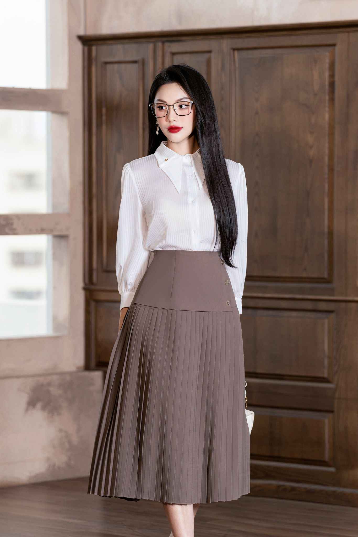 10+ Cách Phối Áo Sơ Mi Với Chân Váy Thanh Lịch, Sành Điệu 4 Phối áo sơ mi với chân váy bút chì