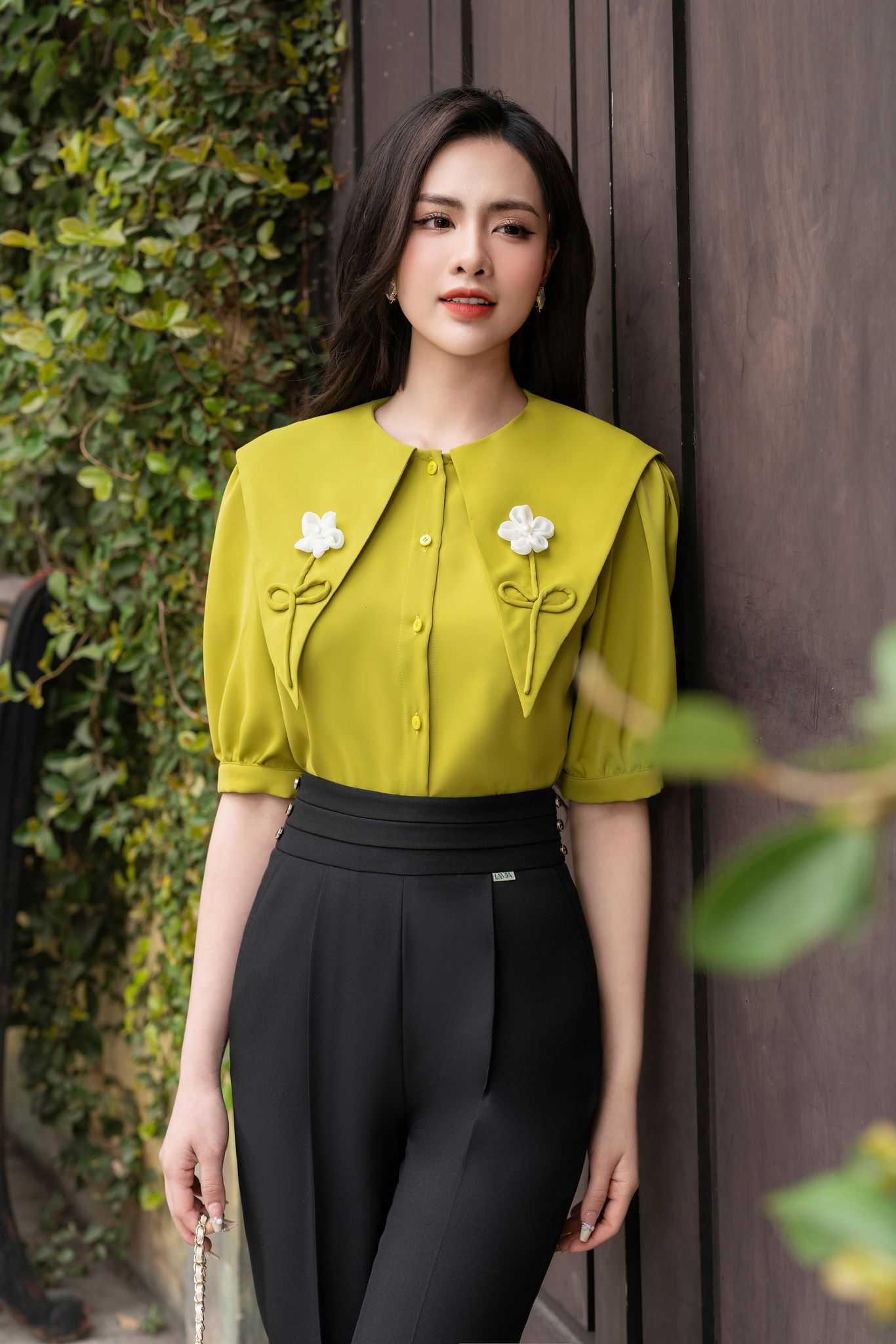 Phối đồ với áo cổ trụ