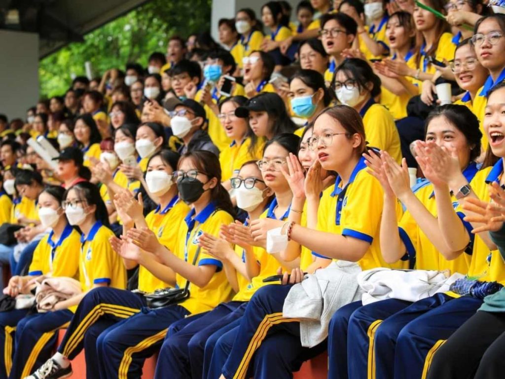 Tất Tần Tật Về Đồng Phục UFM Mẫu Mới, Giá Và Nơi Mua 21 top mau dong phuc truong cao dang tai chinh hai quan 6