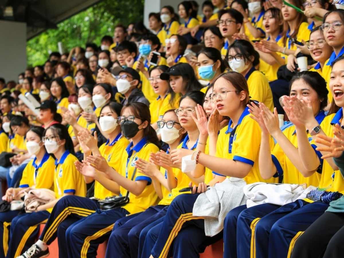 Đồng phục trường đại học tài chính marketing